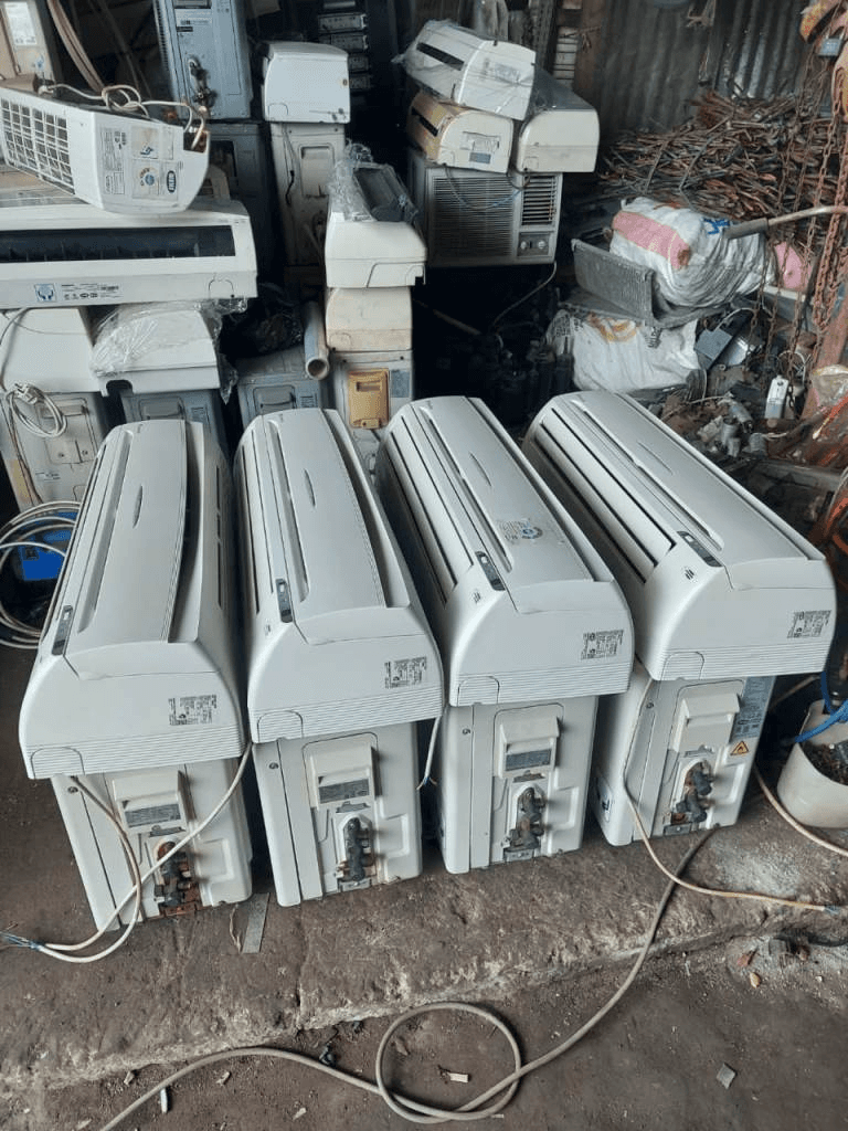 Unit AC bekas yang sudah dicek dan dibersihkan
